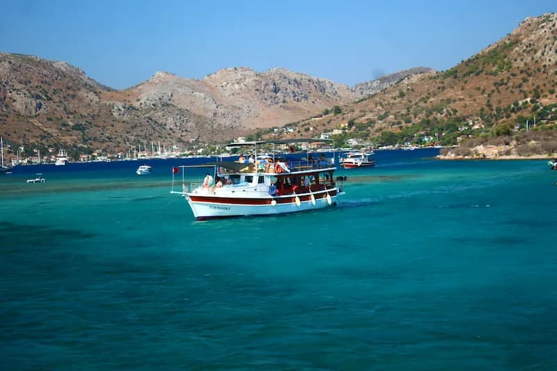 جولة قارب وغوص بالسنوركل في خلجان كيمير الساحرة - Oasis Dive Center